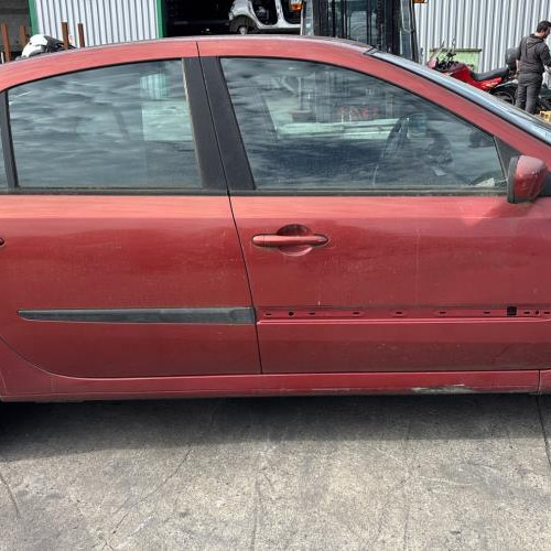 Vehicule-RENAULT-LAGUNA%25202%2520PHASE%25201-2004-30a85c4a52472d9f5ce6a9fbc16ebbeefac37d4aa6577800d296c0e53607e9cb_m.jpg