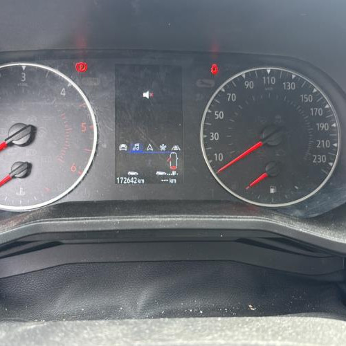 Vehicule-RENAULT-CLIO%25205-2020-e62bff7639b0bf1cd502ca81f5b0ab8d7bd0de960f0f9176aa2a3e55c1822079_m.jpg