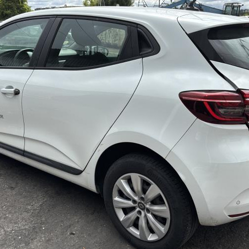 Vehicule-RENAULT-CLIO%25205-2020-0f51cb0d62f5c1ca75d1ed2909b8f120683a7bc4fc2360f45d7e54242d82b5e0_m.jpg