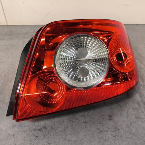 Feu arriere principal droit (feux)