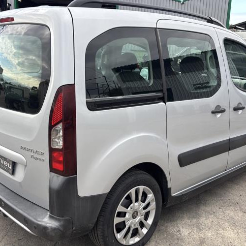Vehicule-PEUGEOT-PARTNER%25202%2520PHASE%25201-2012-75c24bbecd631bcf7df1e1720eb4d8433e8c342341825f7898d98b5a919fceaf_m.jpg