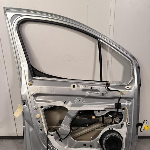 112831421-c1319c80-d55a-4779-923a-4491ea62726f-Piece-Porte-avant-gauche-9002Z3-PEUGEOT-PARTNER-2-PHASE-1-e01c077985471e70d1a54dc50c8fbc1ac32cec7e266ded36eda419c6ca57d315_m.jpg