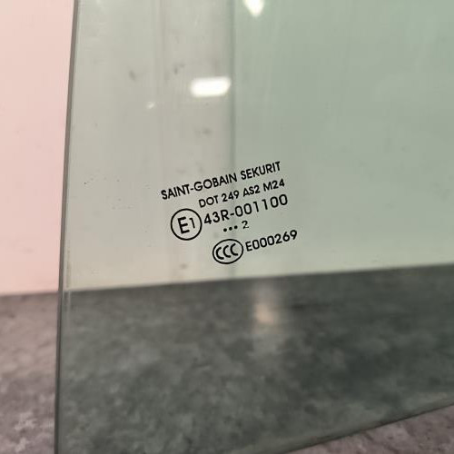 112831435-ccc09464-efbe-4168-a2ee-e694e750a64f-Piece-Vitre-avant-gauche-9201L9-PEUGEOT-PARTNER-2-PHASE-1-f648efb01f0df0d71c6ac3da6056daa7c61cc5047d849742f2251c0db93674a8_m.jpg