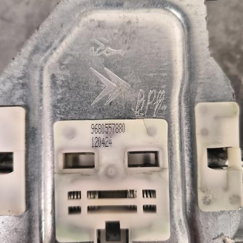 112885778-2e1bcf8a-ecad-4378-9731-2aca57b5e5bf-Piece-Leve-vitre-electrique-avant-droit-9222EQ-PEUGEOT-PARTNER-2-PHASE-1-109a0073f8a73d1ec6c1ceb84b264c4fb296fc8aec0811896fab78abf73df1e4_m.jpg