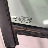 113161068-463cbd57-e253-4ffb-a4d0-082e45ccfb07-Piece-Custode-avant-droit-porte-9801475980-PEUGEOT-208-1-PHASE-2-97cc091a0234cefdc9d0b9f9d0c3e21f4d4ba48441f7961952dbed48b69639eb_m.jpg