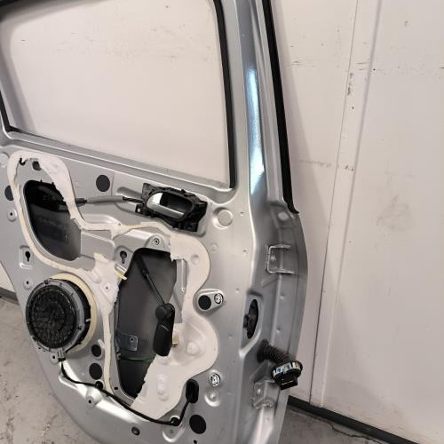 113161115-a817c091-b431-4ddd-97bd-1ea242d1f19e-Piece-Porte-arriere-gauche-9671907580-PEUGEOT-208-1-PHASE-2-351047a2b0bee12755bb468e273ce87f64f1cb2a752ea12d1e394227bec9b828_m.jpg
