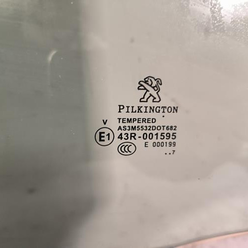 113161128-649268ef-d69d-470e-8734-3d806278b583-Piece-Vitre-arriere-droit-9676399680-PEUGEOT-208-1-PHASE-2-784826439bb7f65d5a38db78478cbfbbe1c3b5900c033ed98847bd477a1e7af3_m.jpg