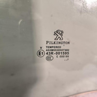 113161128-649268ef-d69d-470e-8734-3d806278b583-Piece-Vitre-arriere-droit-9676399680-PEUGEOT-208-1-PHASE-2-784826439bb7f65d5a38db78478cbfbbe1c3b5900c033ed98847bd477a1e7af3_m.jpg