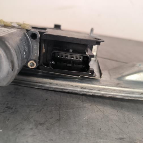 113161588-28db4421-9f6e-4a8a-bea6-c5b77b6f7983-Piece-Leve-vitre-electrique-avant-gauche-9816402180-PEUGEOT-208-1-PHASE-2-b0fdc4016ba3709171a75b568da3505845f1dec6ea118a27de170aad36df73e4_m.jpg