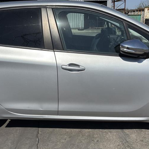 Vehicule-PEUGEOT-208%25201%2520PHASE%25202-2017-f6b62e38782af94668b22bfe108c591f529444a0acbd32ecafd49f0c8cf36dd9_m.jpg