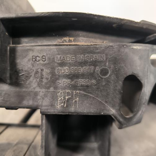 113190109-5b6ea329-690c-465d-8577-a21e472d2522-Piece-Support-de-phare-gauche-tole-8U0805607A-AUDI-Q3-1-PHASE-1-22f4720d6958c062ec224de63b4e390abf5f34521b9e49ca531ce4a9f9fe3eab_m.jpg