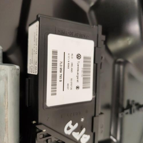 113207661-b19b04d3-cfb3-4221-8f7c-cabc25d6bee5-Piece-Leve-vitre-electrique-avant-gauche-7L0837461F-VOLKSWAGEN-TOUAREG-1-PHASE-2-cf8f178a0689d9254211d4967b882fe30679f605935da268497039b3406d6ca3_m.jpg