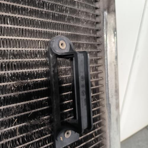 113208049-c22400be-8272-41bc-b340-695b7f8e5b6f-Piece-Condenseur-de-clim-7L0820411G-VOLKSWAGEN-TOUAREG-1-PHASE-2-c9a0bf6c1920a4e6cbd1a42113cdae1979e81865e64276f444738d31926e86ea_m.jpg