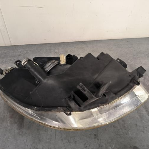 113539341-0d4fdac0-904d-46ff-8d5f-efa38faf6a6c-Piece-Optique-avant-principal-gauche-feuxphare-0000620837-CITROEN-XSARA-PICASSO-PHASE-2-ca60d1281df46e28cfb327c4437857726de25757afc9e385cccfb3282e998732_m.jpg