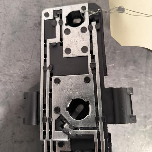 113539344-305c211e-3099-4c6b-b2ae-03d1e45a7c89-Piece-Platine-feu-arriere-droit-CITROEN-XSARA-PICASSO-PHASE-2-f71529474add563099434e468eee2d0e34db050a50fda83cfc35c4388ecab203_m.jpg