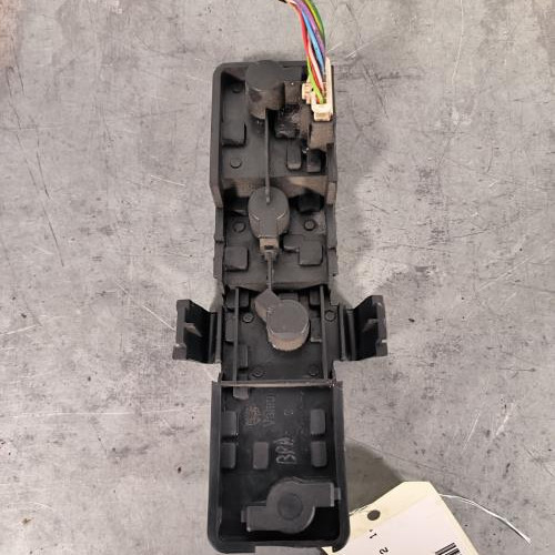 113539344-5845c2e7-166e-40a1-b1d6-b9e5fd87cf69-Piece-Platine-feu-arriere-droit-CITROEN-XSARA-PICASSO-PHASE-2-f4d37089e99388345b8cba528aabd822c6e0f1f8810d9f9e963eed29233b573a_m.jpg