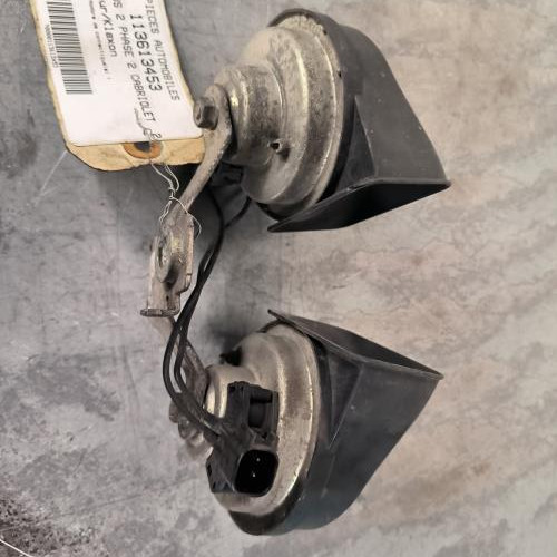 113613453-67393ad7-6947-4a59-a877-3dc9575138ca-Klaxon-FORD-FOCUS-2-PHASE-2-CABRIOLET-05de51db0eb4f56f3a0cbb543ea2babae4e91ca96f365a1c74b26f8a54bcc989_m.jpg