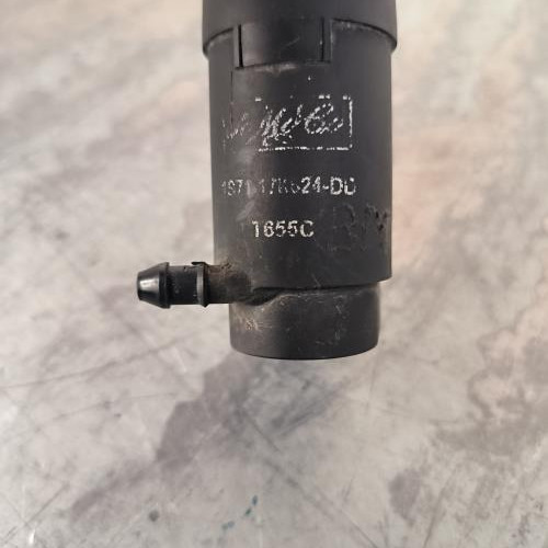 113613933-f2dfacf8-0055-4df8-9a6d-8c7e548a2667-Piece-Pompe-lave-glace-avant-1357105-FORD-FOCUS-2-PHASE-2-CABRIOLET-25c3480f36ae8cf4b48b41add2501c4a8bcfbd016d2750202e8c318a8dcb8b89_m.jpg