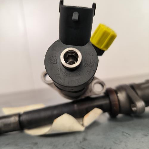 113666444-40f485e8-4bd8-4e01-a1fa-ceb511ebb258-Piece-Injecteurs-0445110239-CITROEN-C4-1-PHASE-1-COUPE-93155de49c959bd8924f35268028019f0d4b8a3e0ce74b2d82a2cf4a66c4556e_m.jpg