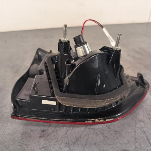 113945218-57e8c363-3f50-472e-866d-538362ff9f28-Piece-Feu-arriere-secondaire-droit-feux-265502395R-RENAULT-CLIO-4-PHASE-1-BREAK-6d46ddb4a00ff5ba381c44c5585d43a8da7f739a56eaefd9030caf242bf95ca5_m.jpg