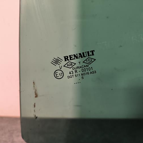 113945249-e81ac0e0-59cd-4f20-b600-4659bf3cf552-Piece-Vitre-arriere-gauche-823015363R-RENAULT-CLIO-4-PHASE-1-BREAK-00636d1301e60412f6a72062313899af07437a144394ff0509f908286460f6cf_m.jpg