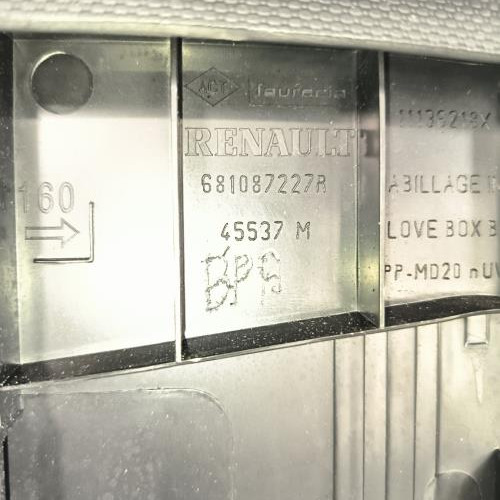 113945571-2e01925e-00e2-47a1-af24-b99d89197883-Piece-Boite-a-gants-681089776R-RENAULT-CLIO-4-PHASE-1-BREAK-42d5ad93d5073f61bb77841b8f2f3211efa52626a46d68c3106b51ef10ce5a97_m.jpg