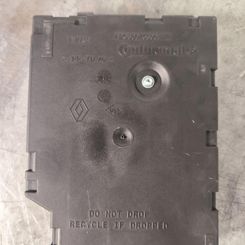113945586-03d05e0a-1a64-476c-8584-437841d2cdef-Piece-Lecteur-de-carte-neiman-285901934R-RENAULT-CLIO-4-PHASE-1-BREAK-2363b4b59ed28620e7d13e10b60016d350cd4eb27ba4358c7888e285f1c83171_m.jpg