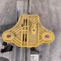 113945587-21748f80-21a7-4907-b99b-58f784047a62-Piece-Leve-vitre-electrique-arriere-droit-827008880R-RENAULT-CLIO-4-PHASE-1-BREAK-d864b763a349c0b8abdbdc455acdc12a7533ee5ffa0696f7ef6f9ec829a14e9c_m.jpg
