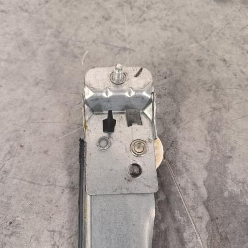 113945590-4011f1a7-dd5d-4394-94df-15240c8f46ec-Piece-Leve-vitre-electrique-avant-gauche-807018534R-RENAULT-CLIO-4-PHASE-1-BREAK-08c8df08db84fe691a8b04a2ea3dc2c5c8916ac6ebaff88c6fde3eae9f04d319_m.jpg