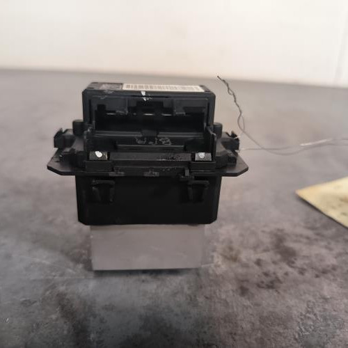 113945894-45955552-f07d-47d5-8c11-c4eacce34162-Piece-Resistance-chauffage-7701209850-RENAULT-CLIO-4-PHASE-1-BREAK-b8e37aea4400b19353ba612f543d25ebe85e1f30eca7a889f9729d367bf81e43_m.jpg