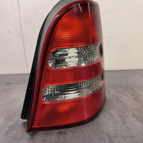 Feu arriere principal droit (feux)