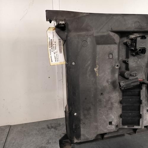 114359029-ac40aec6-e9ad-415c-8cd9-e42d77c972a7-Piece-Armature-avant-Masque-avant-7104V6-PEUGEOT-307-PHASE-2-827446bdd02f1b3c475479a62ee4d068671630e9f37b2c3a9e26168339b131d1_m.jpg