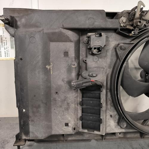114359029-860bff7f-e965-4204-88eb-d1235b5bf20e-Piece-Armature-avant-Masque-avant-7104V6-PEUGEOT-307-PHASE-2-f0db6403e886478805e5ec6ea1fbbad040438fbdc484056c9a05a93e8bf8b1e2_m.jpg