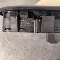 114359047-5e91bb1e-9ac0-4e29-8fa2-6ca1421fc3b3-Piece-Interrupteur-de-leve-vitre-avant-gauche-6554KS-PEUGEOT-307-PHASE-2-aa2583e22c8c010fa16cb41bde7c6f03e679a4bb245bacf15da85d99beac0aa5_m.jpg