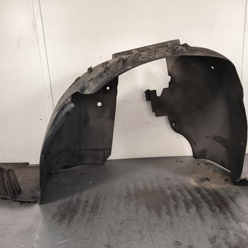 Pare boue avant gauche