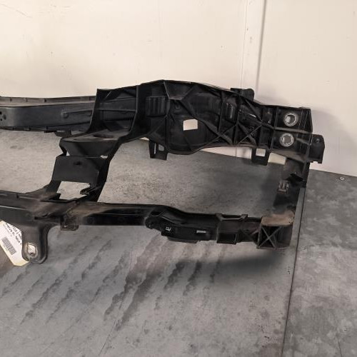 114585929-1c5f623a-0820-4b08-9986-627664b01c30-Piece-Armature-avant-Masque-avant-1675180-FORD-FOCUS-2-PHASE-2-CABRIOLET-a8322e685f90adadb47b31c142bcd5b6e323cf8746772703d148fb2440c45892_m.jpg