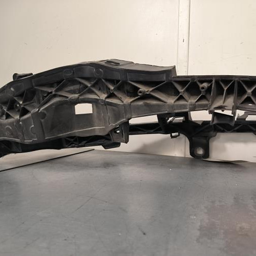 114585929-1d7b5660-a879-4063-829a-49e8d0210f62-Piece-Armature-avant-Masque-avant-1675180-FORD-FOCUS-2-PHASE-2-CABRIOLET-4a5997e1f6943f0a43c72cfc7dda10e1519413b26552d5dc47c41a941a4c9e76_m.jpg