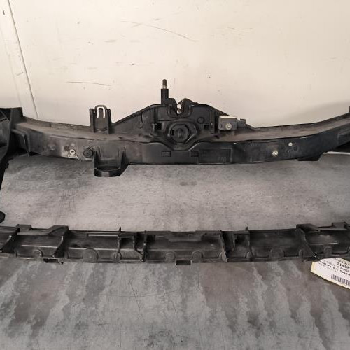 114585929-291d153f-b79b-483a-9901-6492f0e6f947-Piece-Armature-avant-Masque-avant-1675180-FORD-FOCUS-2-PHASE-2-CABRIOLET-38432027f16e733a83ed998a749bb1b8be7690672d047d7cb408c43d7e612178_m.jpg