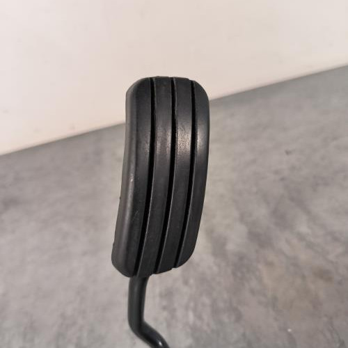 114676185-34226bb0-717a-41f3-ac1c-876fd1361b7b-Piece-Potentiometre-de-pedale-de-gaz-daccelerateur-8200289176-OPEL-VIVARO-1-PHASE-2-0a641bca6cd513b591f0fb3e700af66ada5440717ddfee7074ee7cd9779094ce_m.jpg