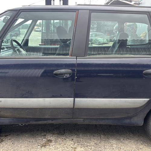 Vehicule-RENAULT-ESPACE%25203-2002-395c514b431431bd50c8d403f54cff39234ef248bb06a451086ec8757f29076d_m.jpg