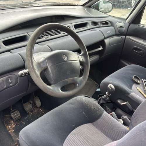 Vehicule-RENAULT-ESPACE%25203-2002-cb7e46f080e9c0989cfc305cd1489caa5698452978955194abe144e919ac83c7_m.jpg