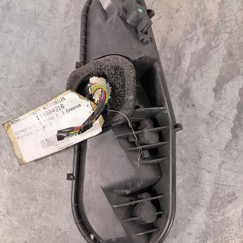 114804316-46604de4-b667-4f95-b4dc-cc27633ebe87-Piece-Platine-feu-arriere-gauche-0000634686-CITROEN-C1-1-PHASE-1-e1d3fd271cf94dbad0100778d2b6e605628f7d9edefffbd4d6c96a2df8be99b3_m.jpg