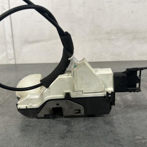 Fermeture centralisee avant gauche