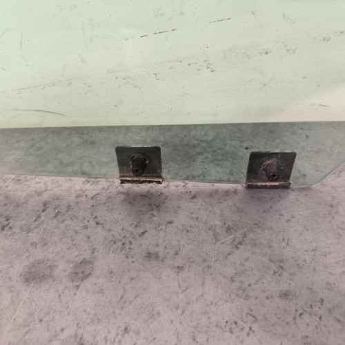114876614-2e309082-3028-4bc8-8207-c0015996841d-Piece-Vitre-arriere-gauche-823017588R-RENAULT-CAPTUR-1-PHASE-1-81545ee8ce5deb289330db28dfad186a18ff963c1ab7e0b6fee7fd496b8a4841_m.jpg