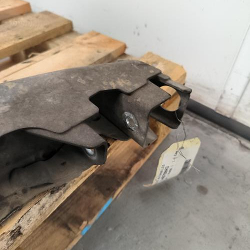114879803-77243c00-015e-4f0a-a62f-2eb52488163b-Piece-Berceau-avant-544017519R-RENAULT-CAPTUR-1-PHASE-1-f4c0019f7989ddae525b3ed4c214168ef0589fe919035d32b5dc04d282062c71_m.jpg