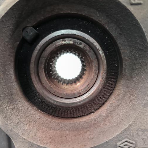 114879813-765c2055-701f-45c8-b22a-fe8cadff5002-Piece-Fusee-avant-droit-400146736R-RENAULT-CAPTUR-1-PHASE-1-58b4ac7ee5785742da73c5d9816774b599a07297bb3f1b7f1dda0ae47696758d_m.jpg
