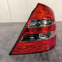 114883928-d93fa569-8577-4340-9bff-7f87a90cb321-Piece-Feu-arriere-principal-droit-feux-2118200664-MERCEDES-CLASSE-E-211-PHASE-1-69fc80db43e4df99588957b8370d12d15ec93f00bb5c6724a73c524c5d59e129_m.jpg