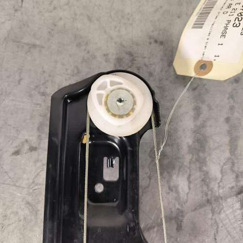 114887023-47b1402c-bad0-42e4-9dcd-04e940c30cde-Piece-Leve-vitre-electrique-arriere-droit-2117300446-MERCEDES-CLASSE-E-211-PHASE-1-d33b3962618a7414afd294f35b393850fdee55f4241b406cd82d98a671c614a5_m.jpg