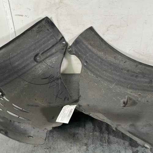 Pare boue avant gauche