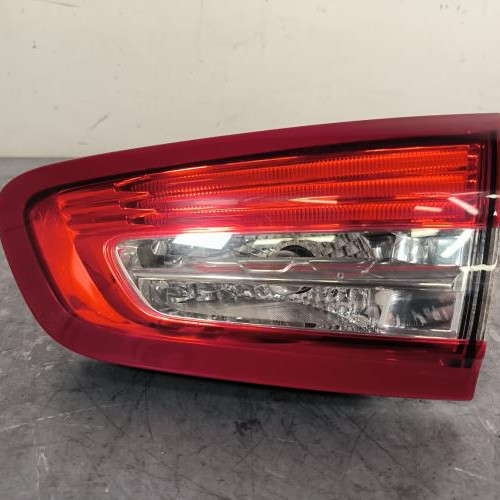 Feu arriere secondaire droit (feux)